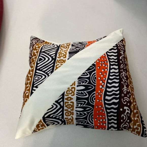 African Print Pillow Cover with Zipper - Picture 7 of 15